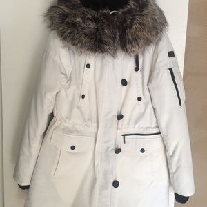 BCBGeneration White Faux Fur Trimmed Hooded Parka